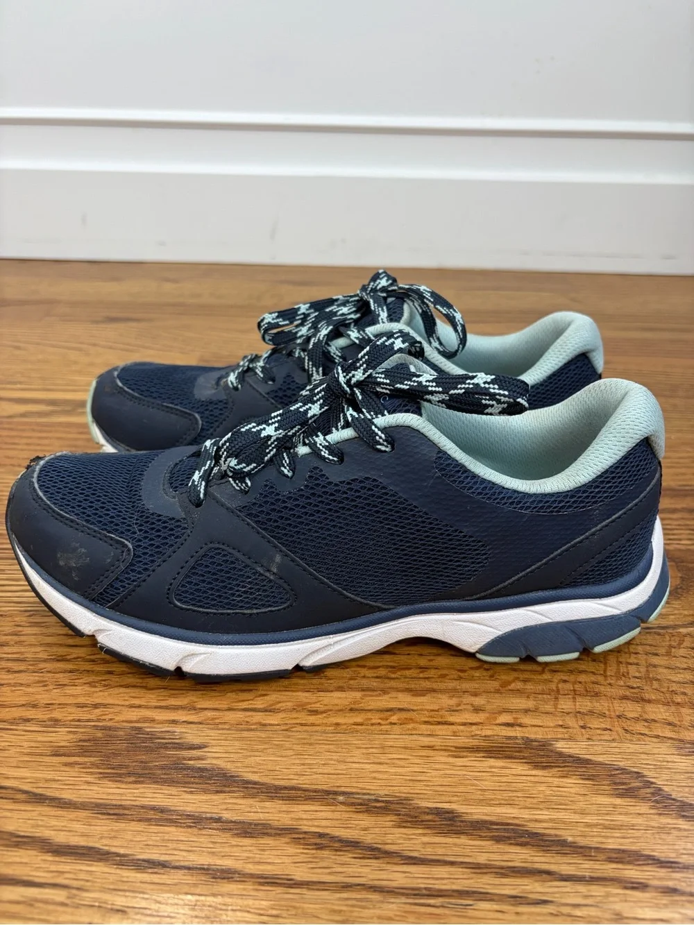 Vionic Navy Drift Tokyo Leisure Sneaker (8.5)